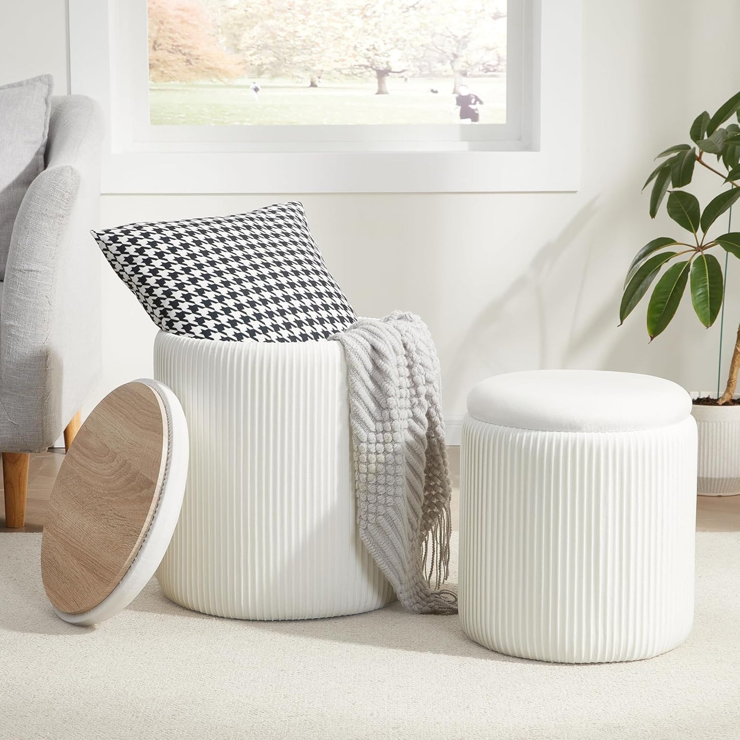 Boucle Round Ottoman with Storage Set of 2,Small Foot Stool Ottoman for Living Room, Small Coffee Table,Vanity Stool with Storage for Bedroom, Beige