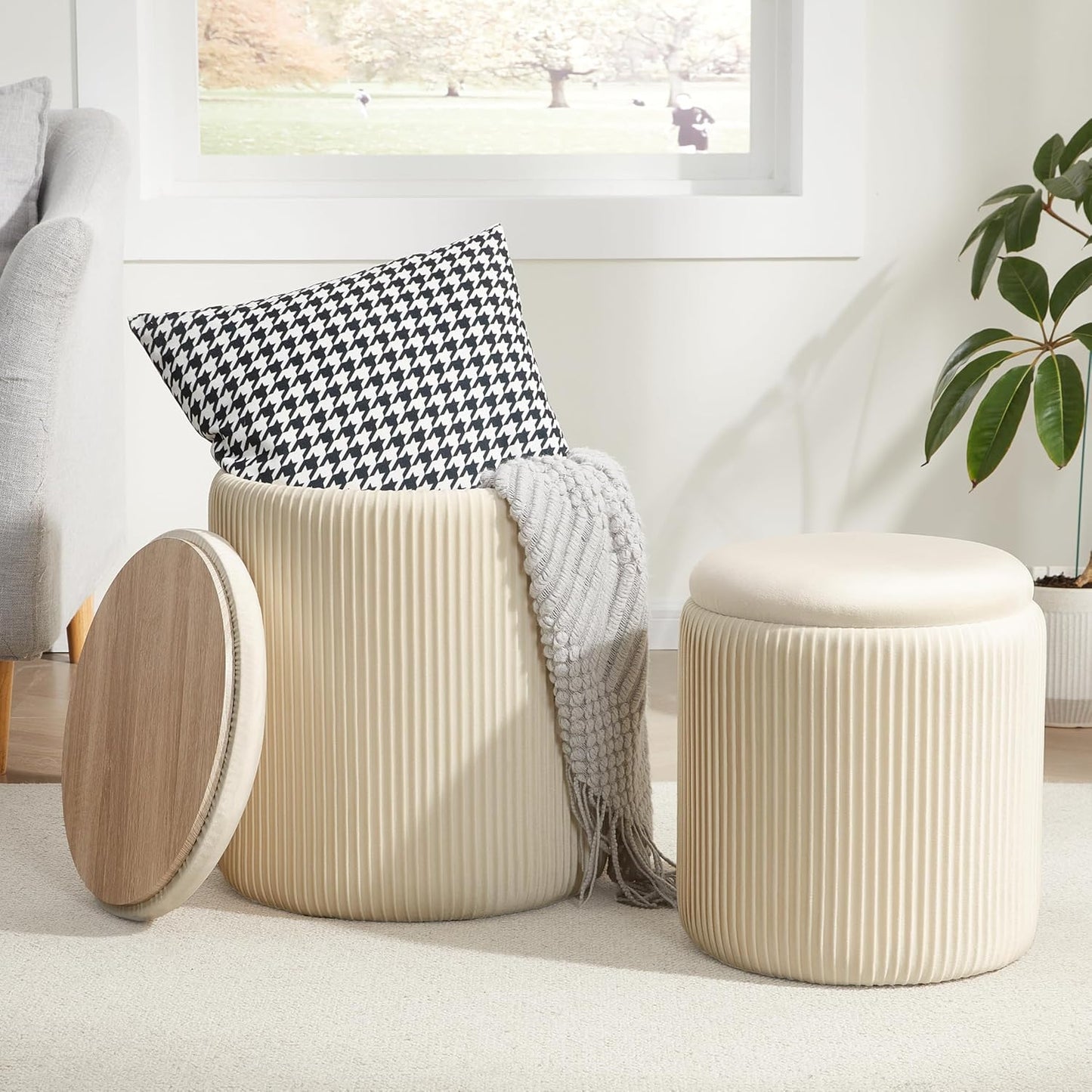 Boucle Round Ottoman with Storage Set of 2,Small Foot Stool Ottoman for Living Room, Small Coffee Table,Vanity Stool with Storage for Bedroom, Beige